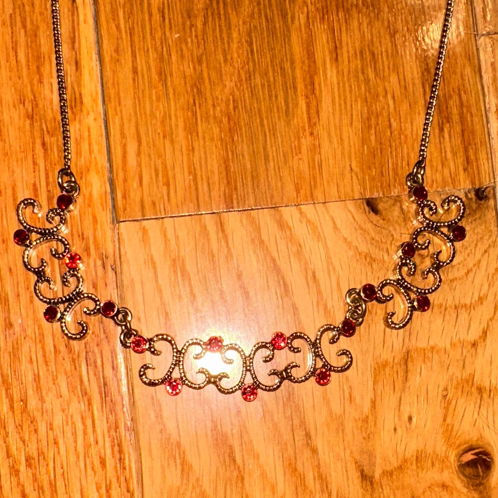 Elegant Brassy And Red Swirl Design Necklace